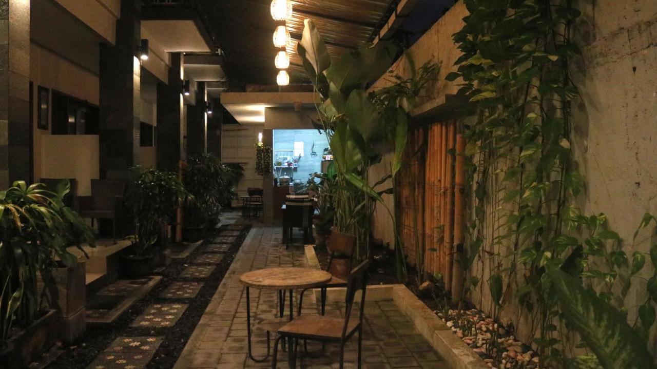 폰독 수티아 호텔 꾸따 외부 사진